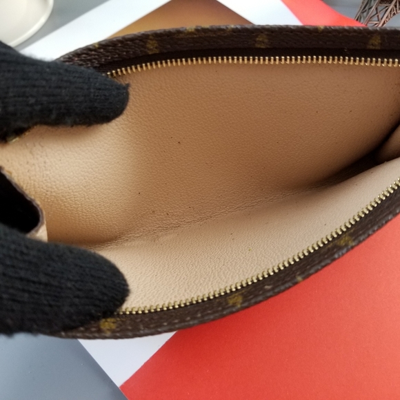 Louis Vuitton Classic Pouchette GM Monogram - Picture 3 of 16